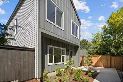 3821 SW Pomona St, Portland, OR 97219 - Photo 1