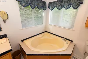 613 Glenbrook Cir, Florence, OR 97439 - Photo 29