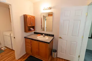 613 Glenbrook Cir, Florence, OR 97439 - Photo 37