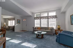 613 Glenbrook Cir, Florence, OR 97439 - Photo 5