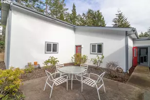 613 Glenbrook Cir, Florence, OR 97439 - Photo 41