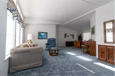 613 Glenbrook Cir, Florence, OR 97439 - Photo 7