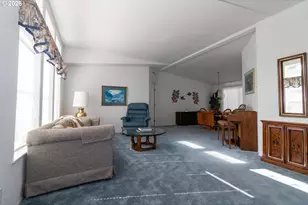 613 Glenbrook Cir, Florence, OR 97439 - Photo 7