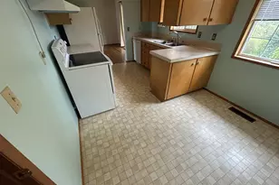 2301 Oregon Ct, Woodburn, OR 97071 - Photo 7