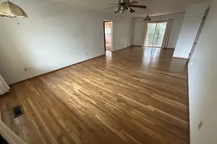 2301 Oregon Ct, Woodburn, OR 97071 - Photo 3