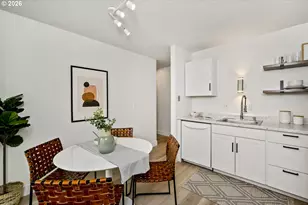 3018 SW Carson St, Portland, OR 97219 - Photo 13