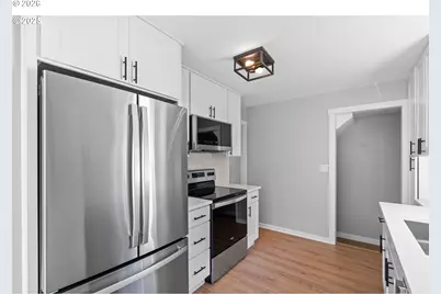 7776 SW 5th Ave, Portland, OR 97219 - Photo 9