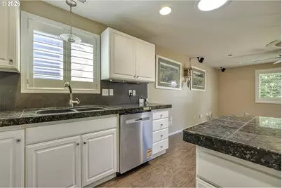 1235 Crystal Ln, Lafayette, OR 97127 - Photo 5