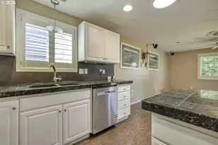 1235 Crystal Ln, Lafayette, OR 97127 - Photo 5