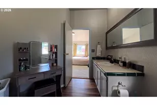 34125 E Lacomb Rd, Lebanon, OR 97355 - Photo 11