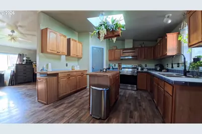 34125 E Lacomb Rd, Lebanon, OR 97355 - Photo 5