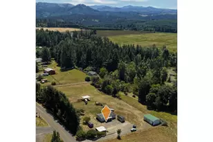34125 E Lacomb Rd, Lebanon, OR 97355 - Photo 1