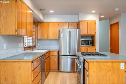 10905 SE Henderson St, Portland, OR 97266 - Photo 9