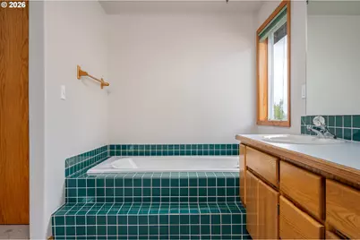 10905 SE Henderson St, Portland, OR 97266 - Photo 21