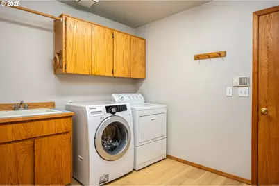10905 SE Henderson St, Portland, OR 97266 - Photo 33
