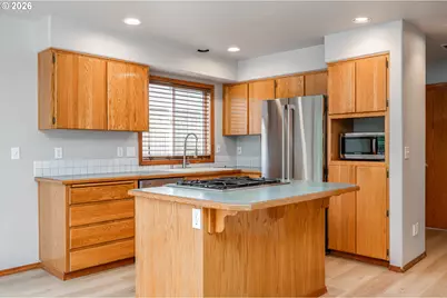 10905 SE Henderson St, Portland, OR 97266 - Photo 7