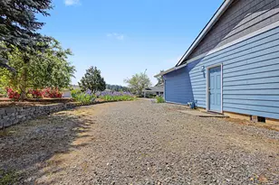 22713 SE Naomi Dr, Damascus, OR 97089 - Photo 33