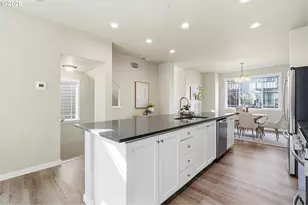 11745 SW Valencia Ln, Wilsonville, OR 97070 - Photo 9