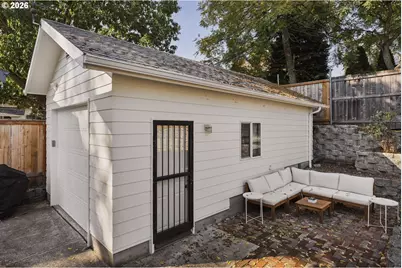 2015 SE Pine St, Portland, OR 97214 - Photo 45