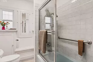 2015 SE Pine St, Portland, OR 97214 - Photo 19