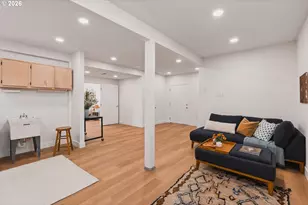 2015 SE Pine St, Portland, OR 97214 - Photo 35