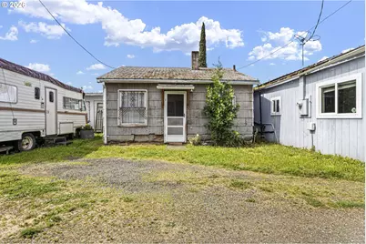215 E 2nd Ave, Riddle, OR 97469 - Photo 33
