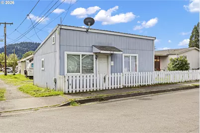 215 E 2nd Ave, Riddle, OR 97469 - Photo 7