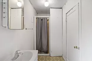 215 E 2nd Ave, Riddle, OR 97469 - Photo 23