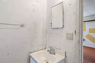 215 E 2nd Ave, Riddle, OR 97469 - Photo 43