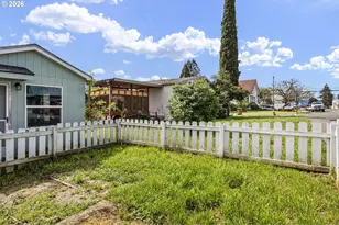 215 E 2nd Ave, Riddle, OR 97469 - Photo 27