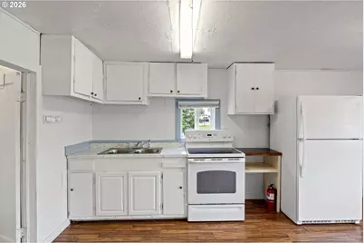 215 E 2nd Ave, Riddle, OR 97469 - Photo 17