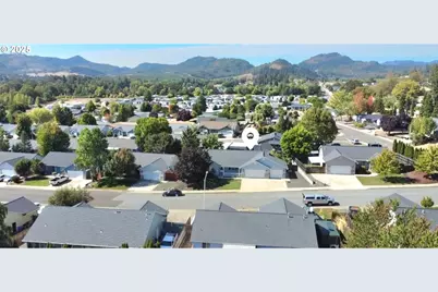 364 NW Teal St, Winston, OR 97496 - Photo 35