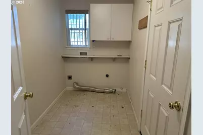 364 NW Teal St, Winston, OR 97496 - Photo 21