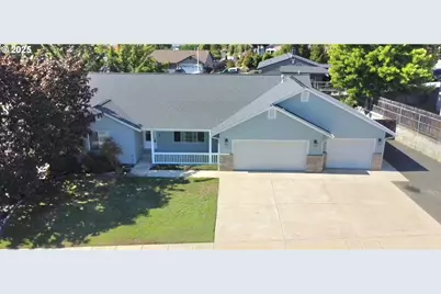 364 NW Teal St, Winston, OR 97496 - Photo 25