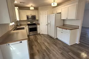 364 NW Teal St, Winston, OR 97496 - Photo 9