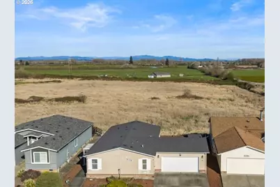 51374 SE Hoodview Dr, Scappoose, OR 97056 - Photo 1
