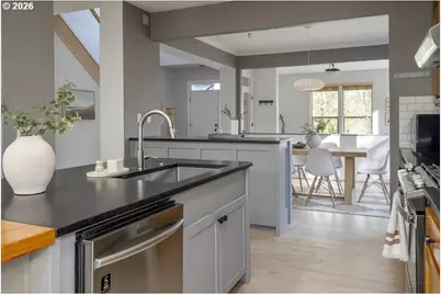 3924 SW Pasadena St, Portland, OR 97219 - Photo 13