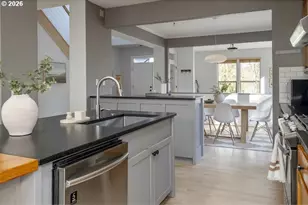 3924 SW Pasadena St, Portland, OR 97219 - Photo 13