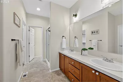 5658 NE Orenco Gardens Dr, Hillsboro, OR 97124 - Photo 13