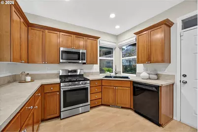 5658 NE Orenco Gardens Dr, Hillsboro, OR 97124 - Photo 9