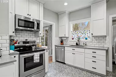 1050 Summer St, Salem, OR 97301 - Photo 15