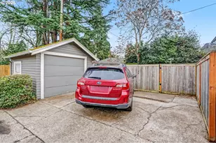 1050 Summer St, Salem, OR 97301 - Photo 33