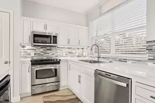 758 SE Fairwinds Loop, Vancouver, WA 98661 - Photo 5