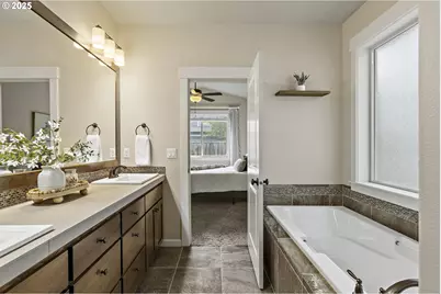 17468 SW Roger Ln, Beaverton, OR 97078 - Photo 23