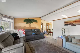 118 NW Cordelia Ct, Roseburg, OR 97471 - Photo 13