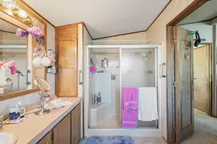 118 NW Cordelia Ct, Roseburg, OR 97471 - Photo 29
