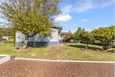 118 NW Cordelia Ct, Roseburg, OR 97471 - Photo 7