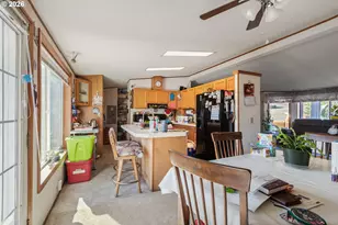 118 NW Cordelia Ct, Roseburg, OR 97471 - Photo 17