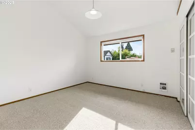 2423 Benson Ln, Eugene, OR 97408 - Photo 15