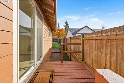 2423 Benson Ln, Eugene, OR 97408 - Photo 39